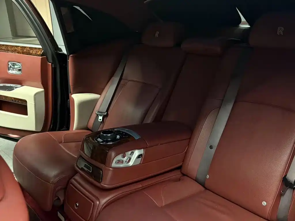 Rolls-Royce Ghost — миниатюра 8