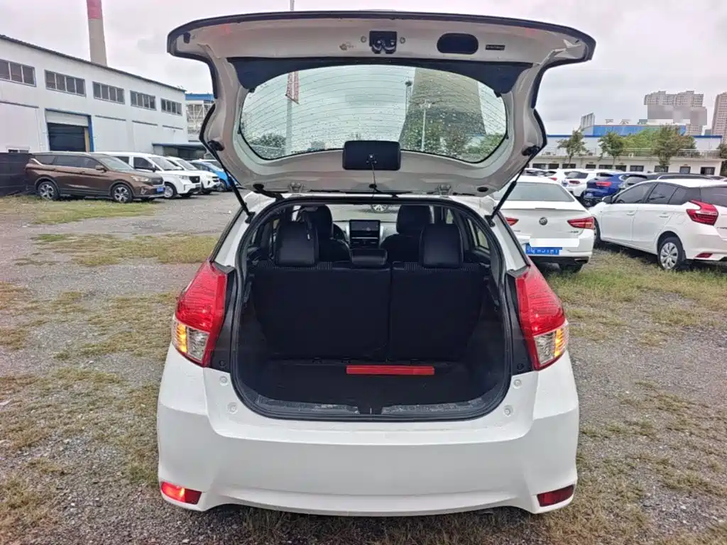 Toyota Yaris L — миниатюра 19