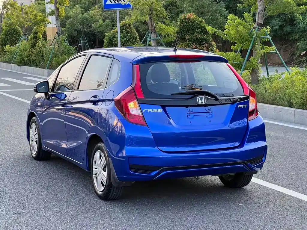Honda Fit — миниатюра 7