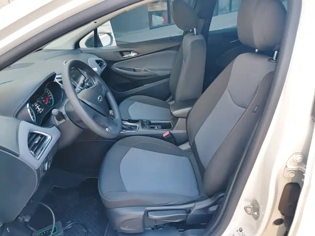 Chevrolet Cruze — миниатюра 15