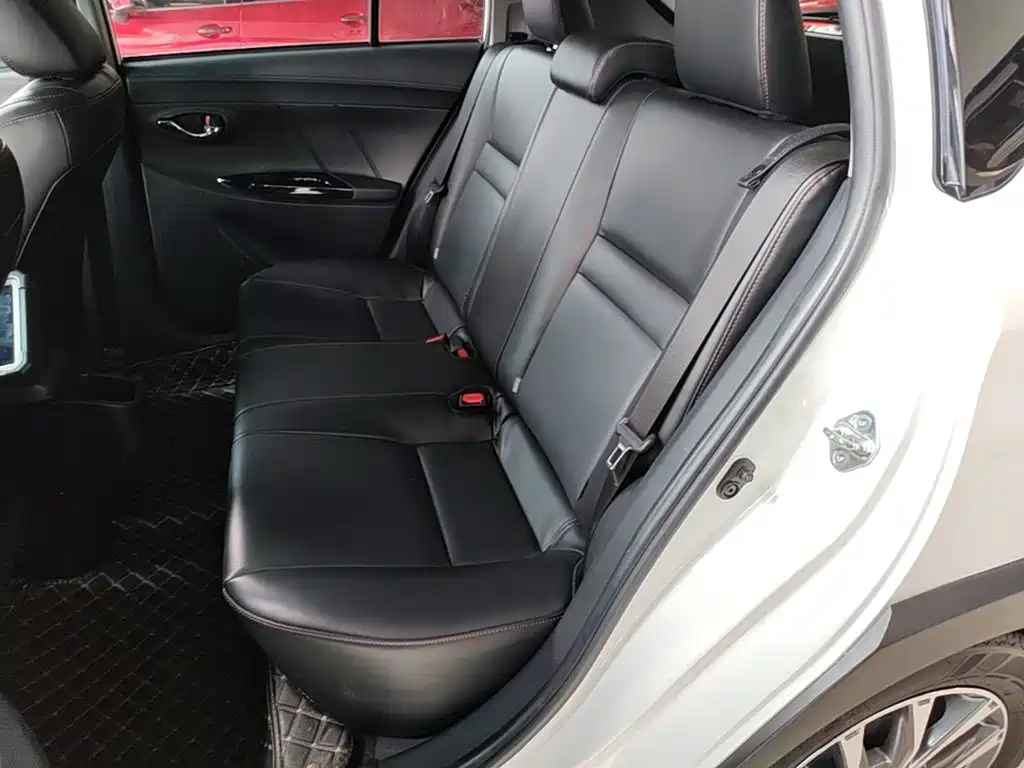 Toyota Yaris L — миниатюра 17