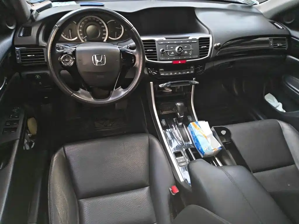 Honda Accord — миниатюра 10