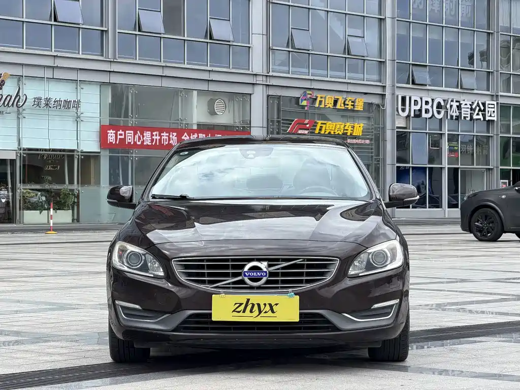 Volvo S60 — миниатюра 2
