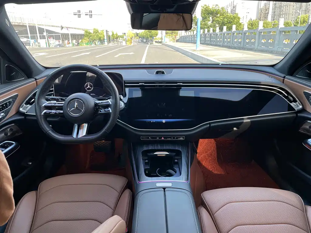 MERCEDES-BENZ E CLASS