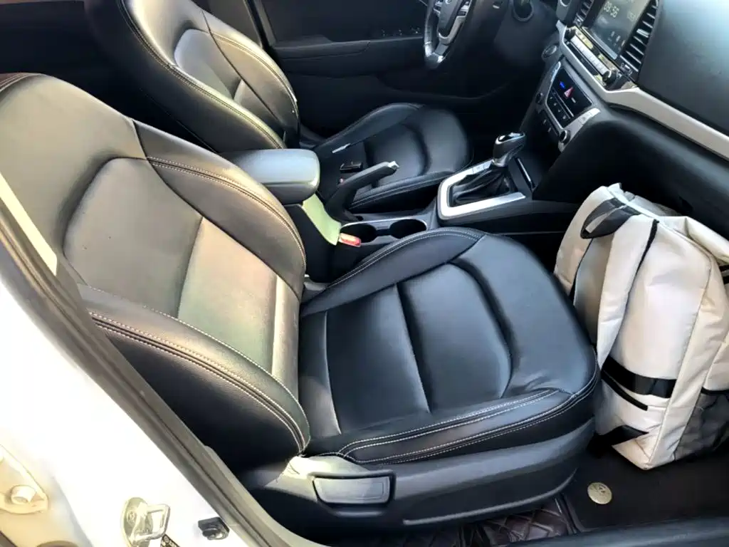 Hyundai Elantra — миниатюра 25