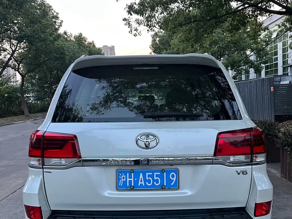 Toyota Land Cruiser — миниатюра 6