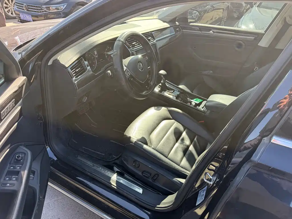 Volkswagen Phideon — миниатюра 4