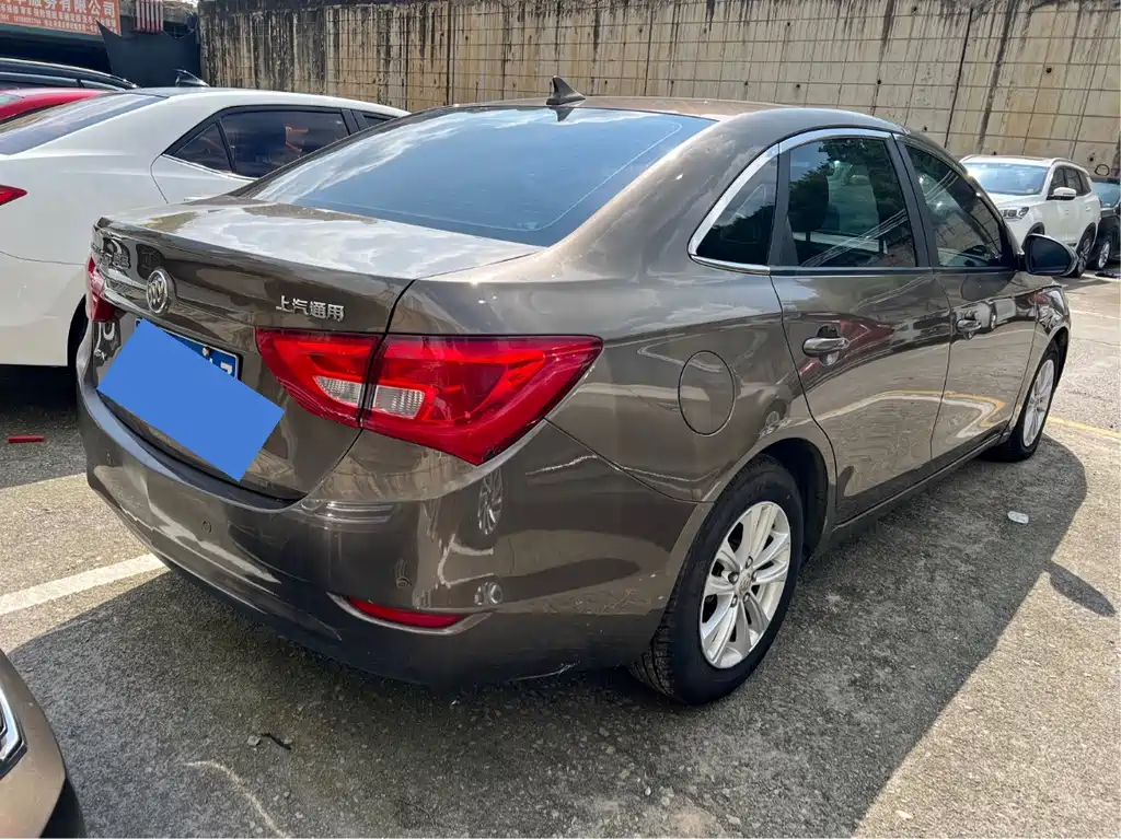Buick Excelle — миниатюра 8