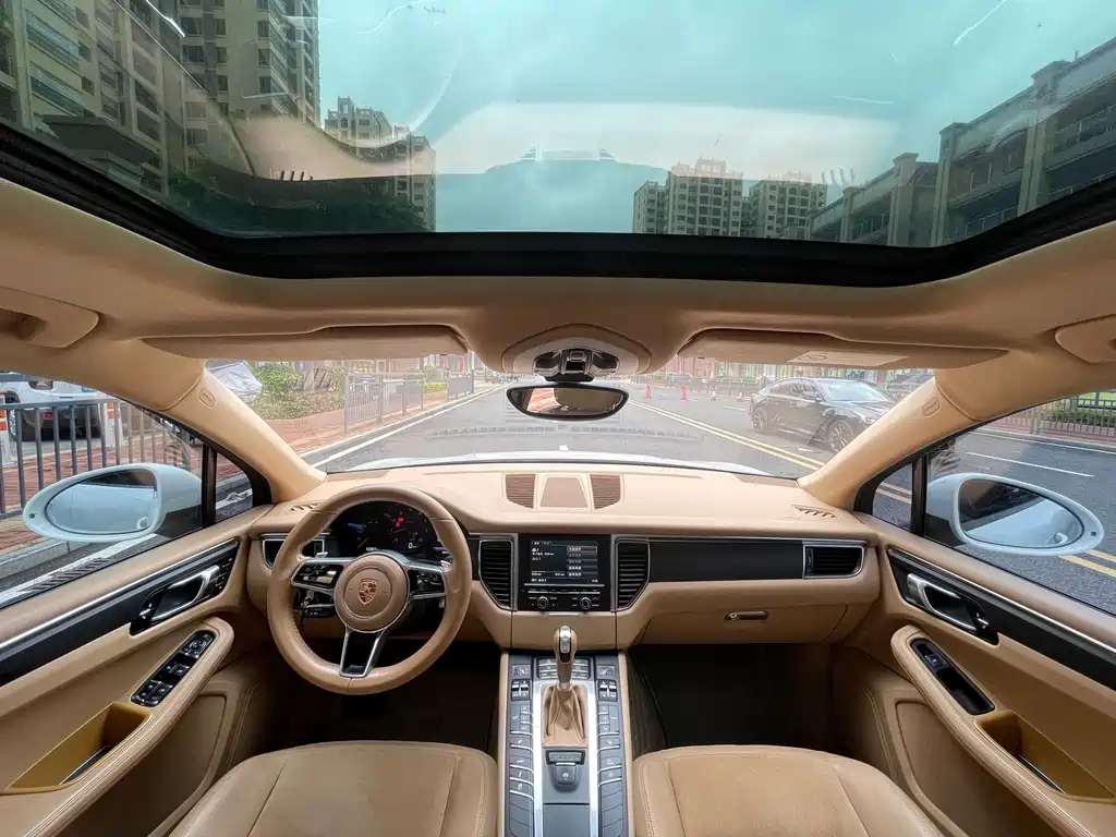 Porsche Macan — миниатюра 10