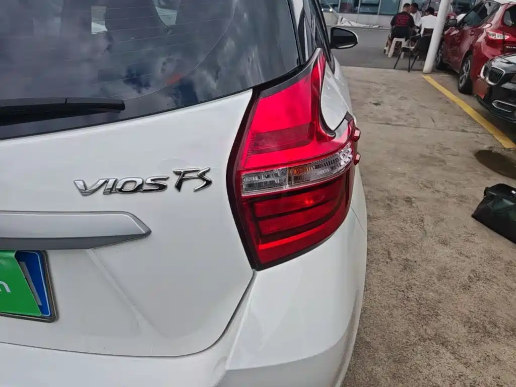 Toyota Vios FS — миниатюра 8