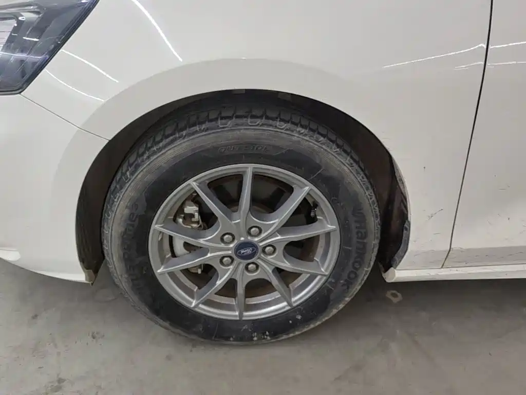 Ford Focus — миниатюра 23