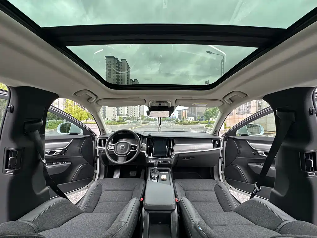 Volvo S90 — миниатюра 8