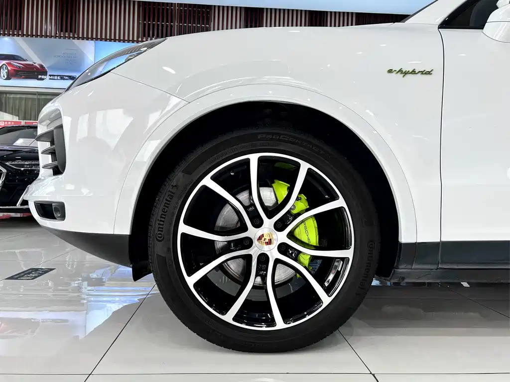 Porsche Cayenne Hybrid — миниатюра 26