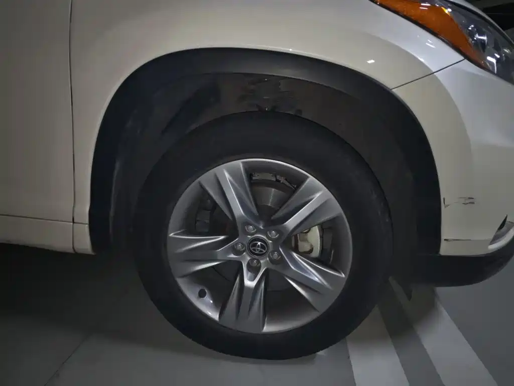 Toyota Highlander — миниатюра 24
