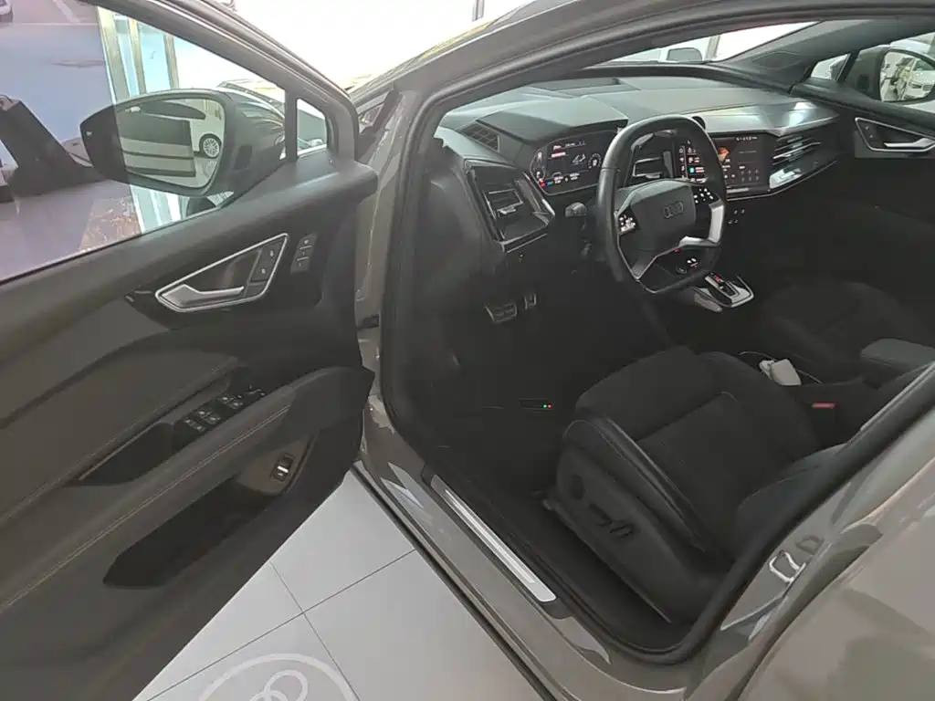 Audi Q4 e-tron — миниатюра 16