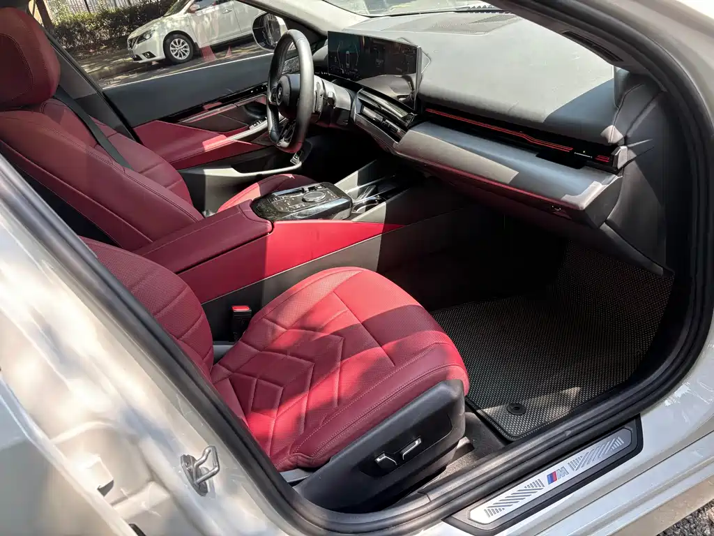 BMW 5 Series — миниатюра 15