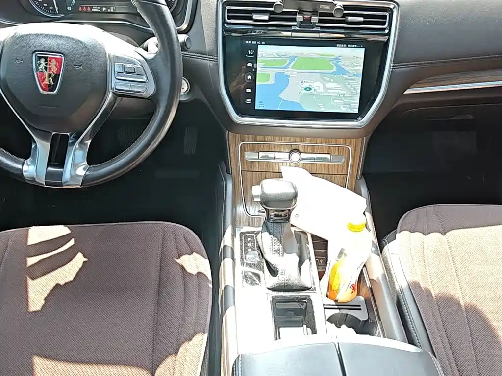 Roewe RX8 — миниатюра 9