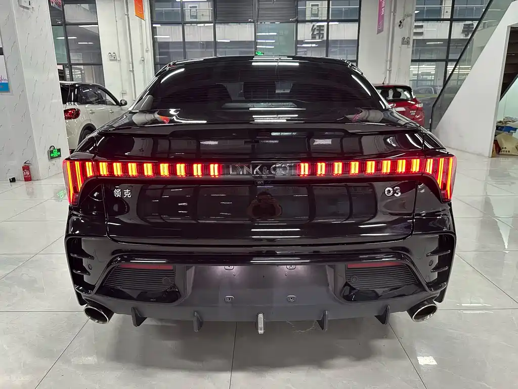 Lynk & Co 03 — миниатюра 4