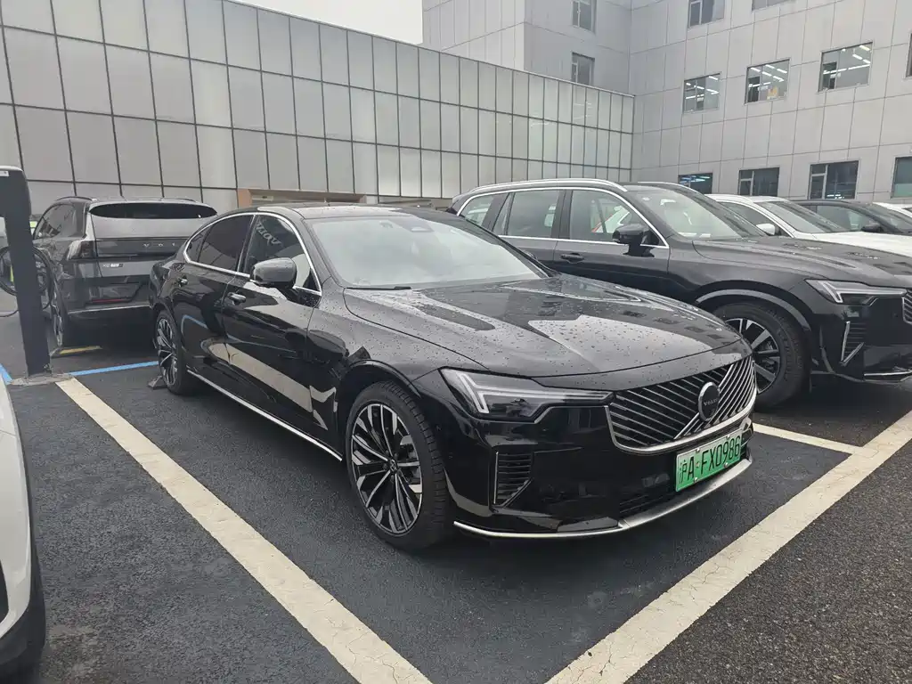 Volvo S90 PHEV — миниатюра 3