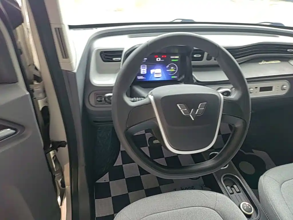 Wuling MINIEV — миниатюра 11