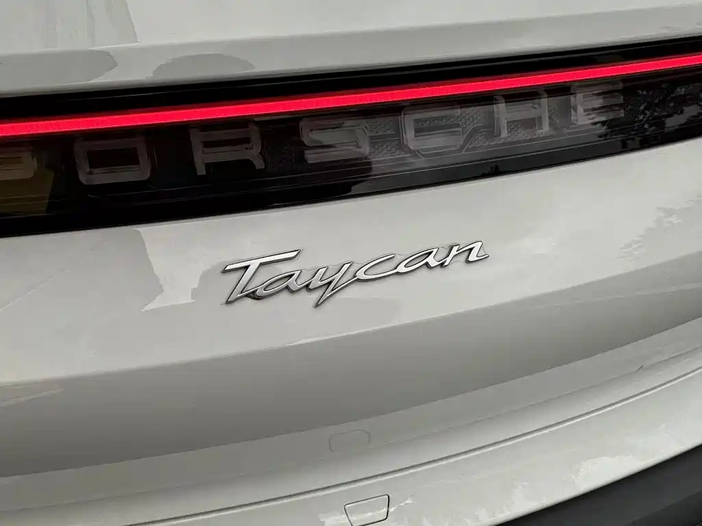 Porsche Taycan — миниатюра 4