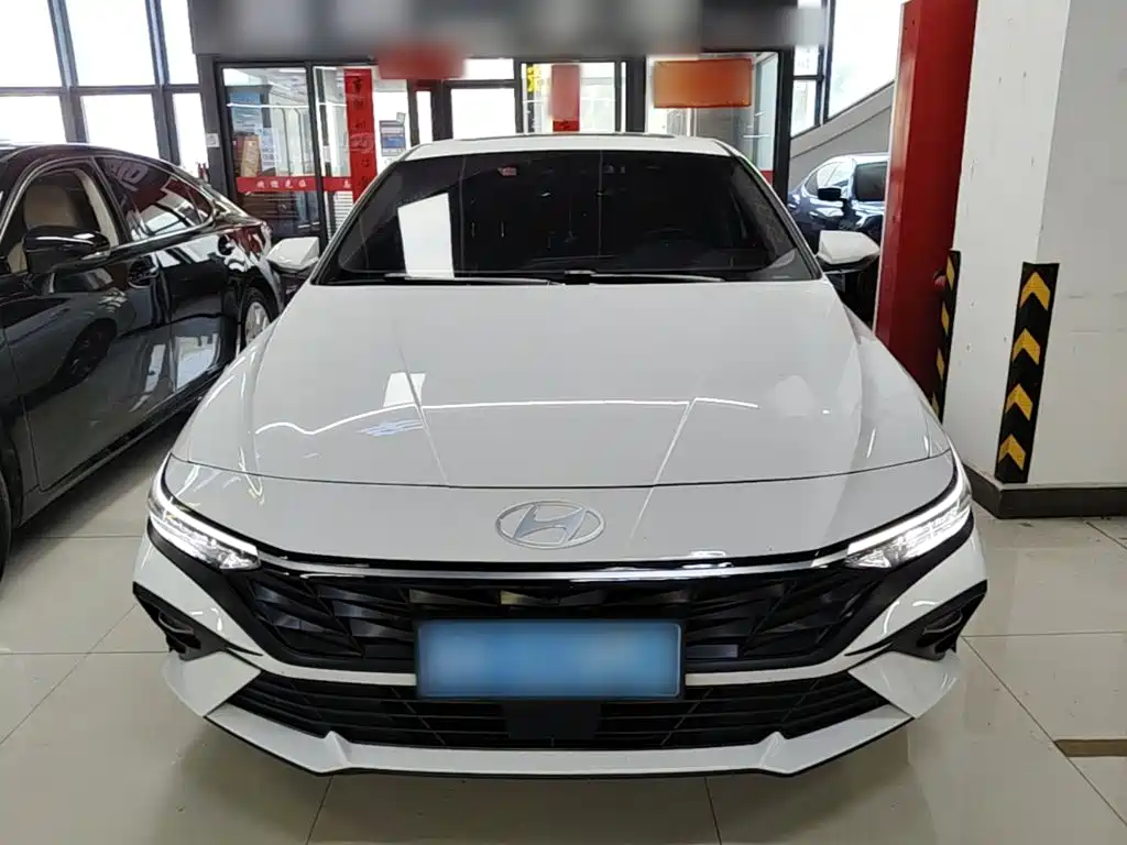 Hyundai Elantra — миниатюра 3
