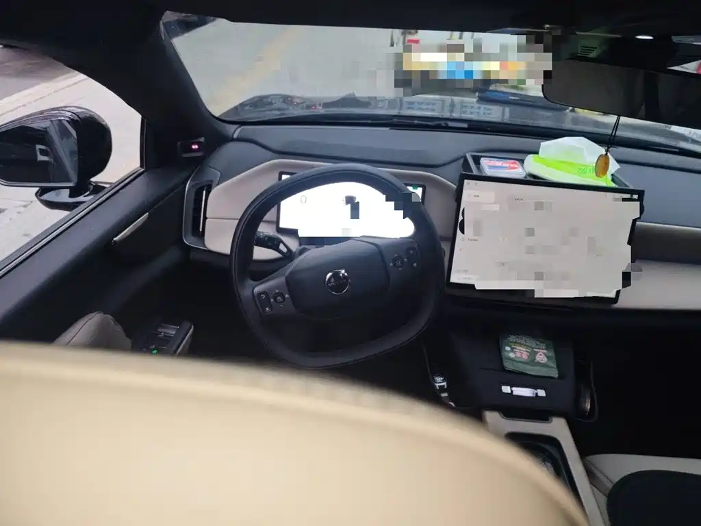 Volvo XC70 PHEV — миниатюра 11
