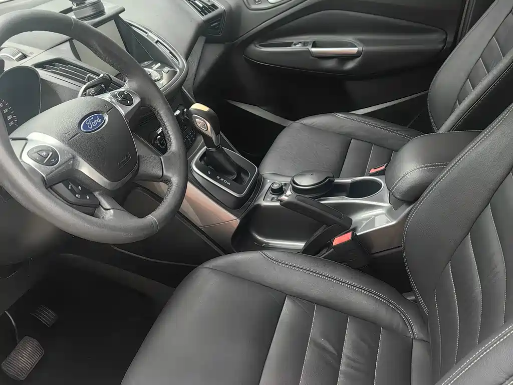 Ford Kuga — миниатюра 8