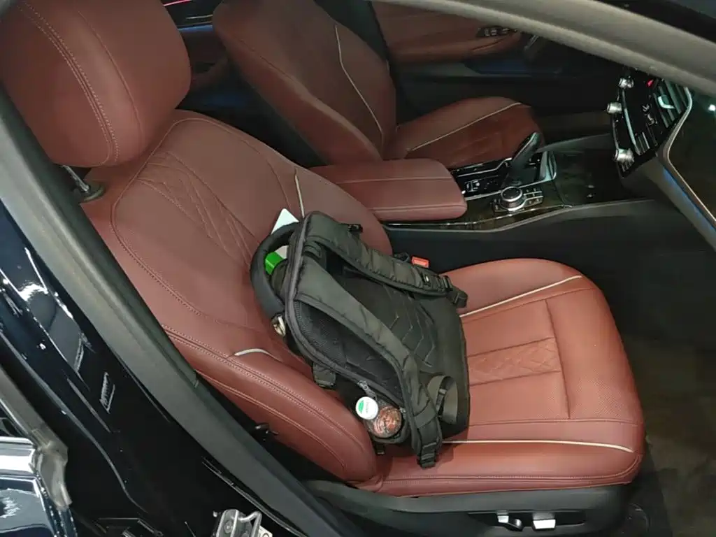 BMW 5 Series — миниатюра 25