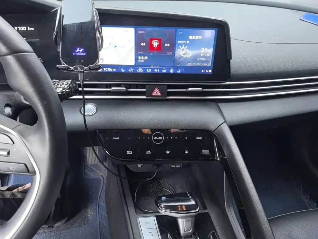 Hyundai Elantra — миниатюра 9