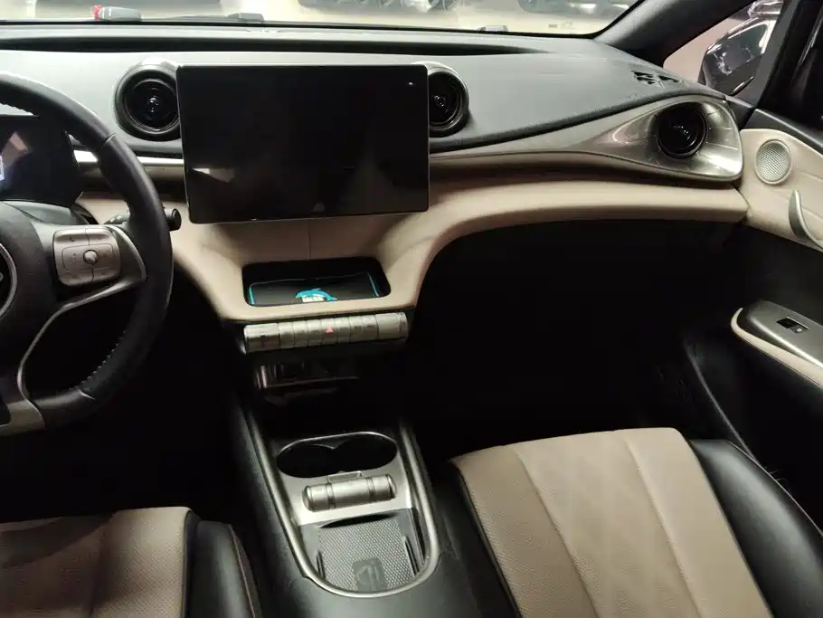 BYD Dolphin — миниатюра 13