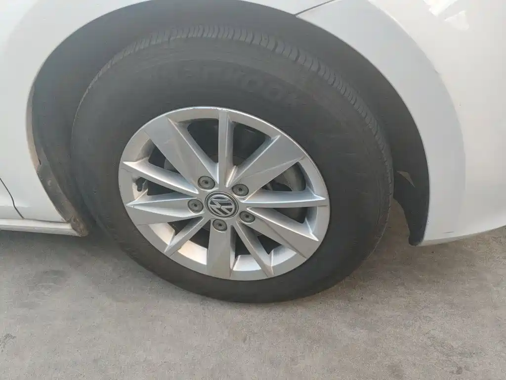 Volkswagen Golf — миниатюра 24