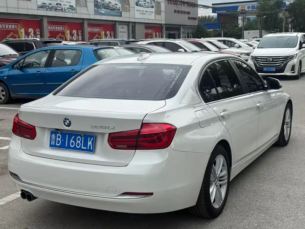 BMW 3 Series — миниатюра 4