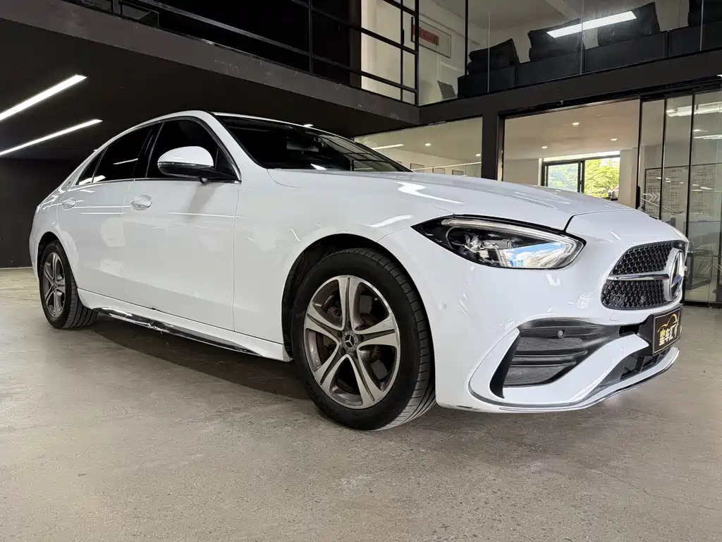 Mercedes-Benz C-Class — миниатюра 3