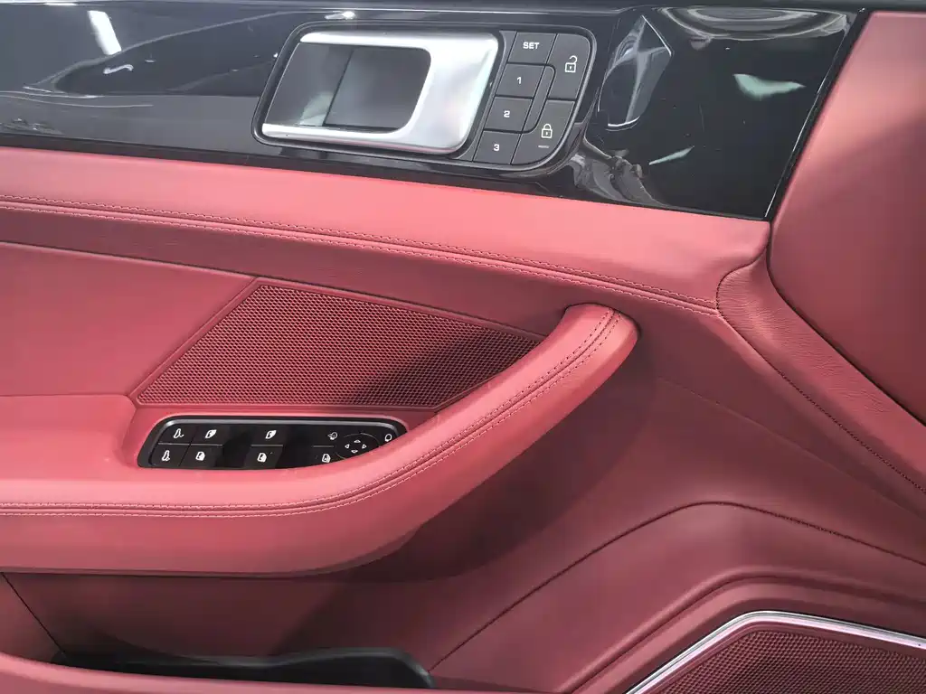 Porsche Panamera — миниатюра 8