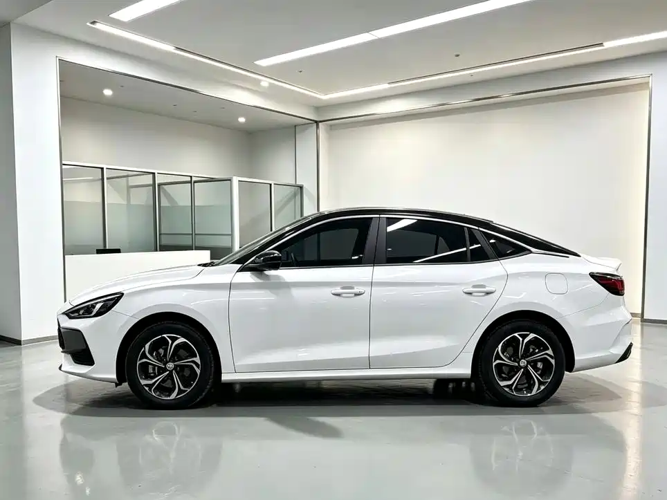 MG MG5 — миниатюра 3
