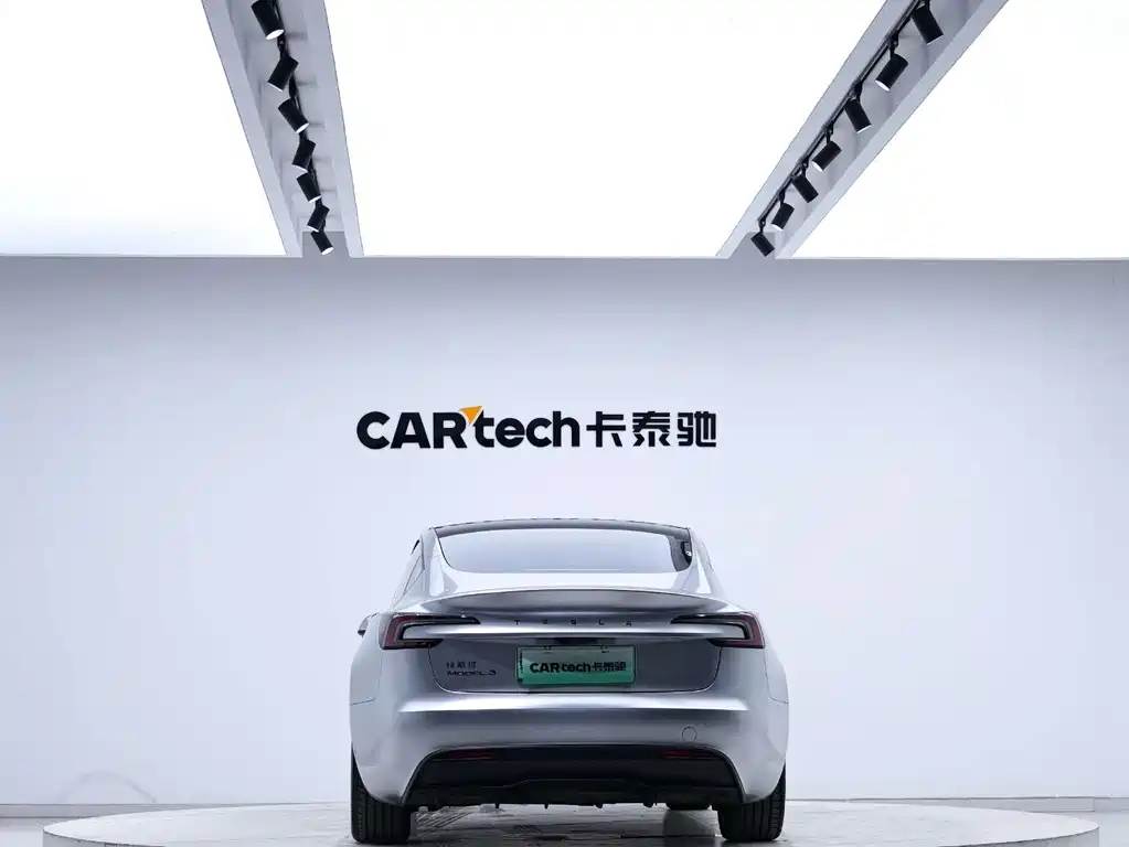 Tesla Model 3 — миниатюра 9