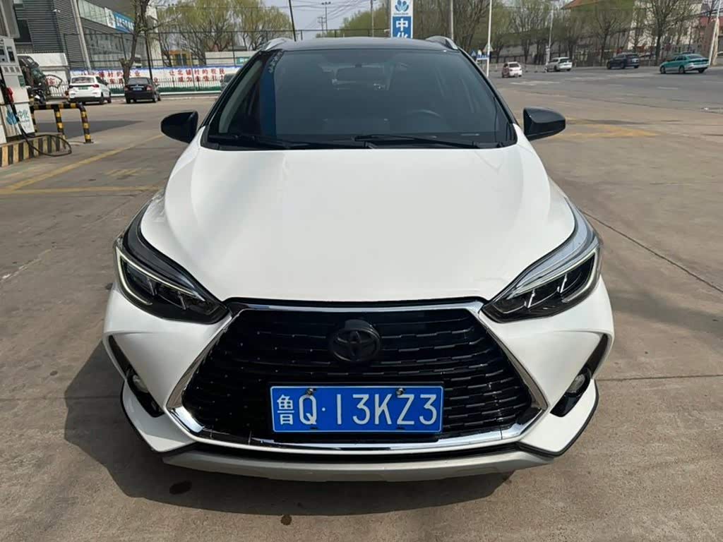 Toyota YARiS L Zhi Xuan 1.5 л 2022 г. Белый, пробег 34000 км