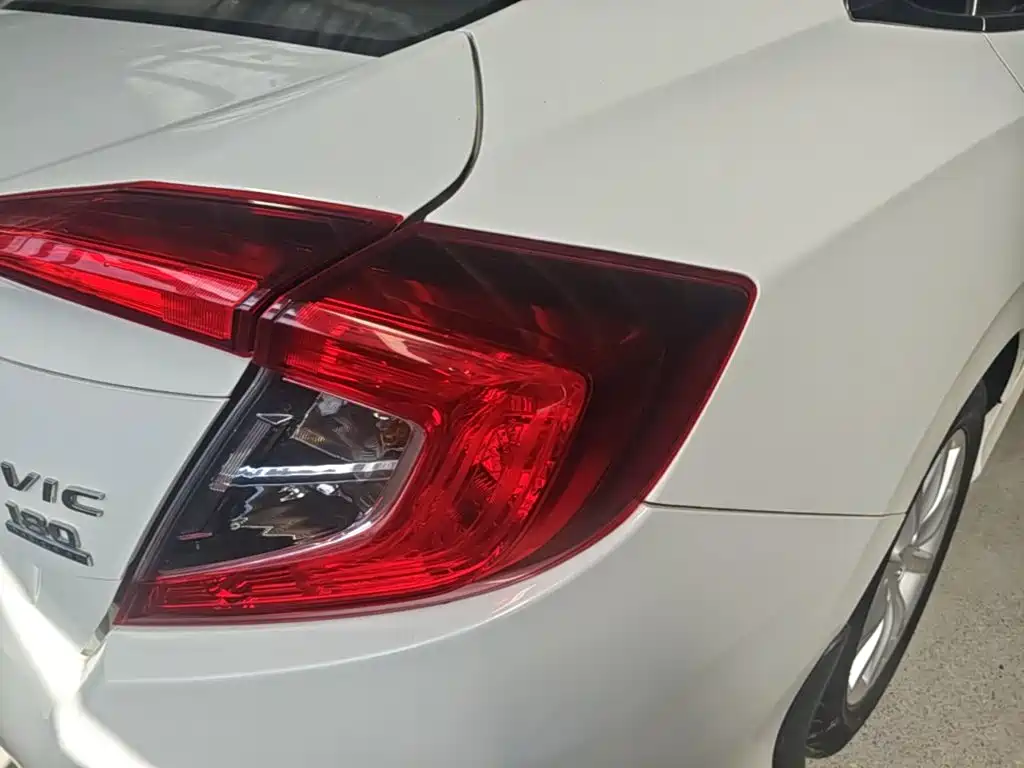 Honda Civic — миниатюра 8
