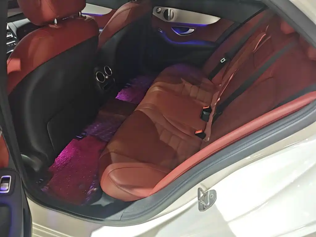 Mercedes-Benz C-Class — миниатюра 17