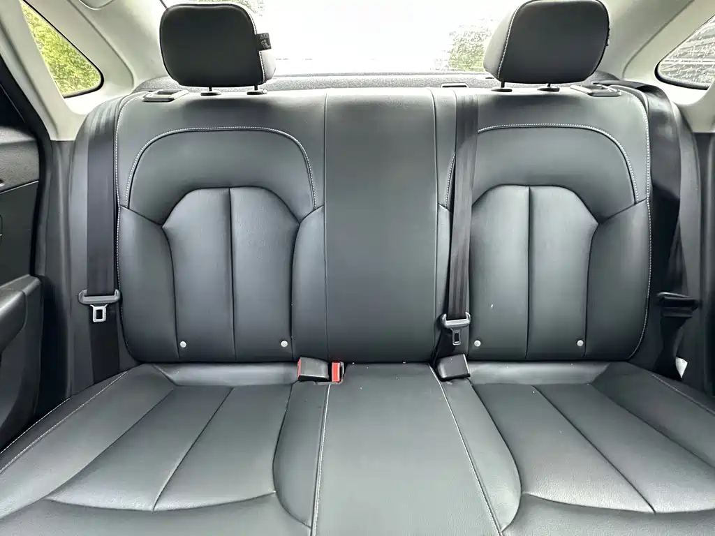 Roewe i6 New Energy — миниатюра 21