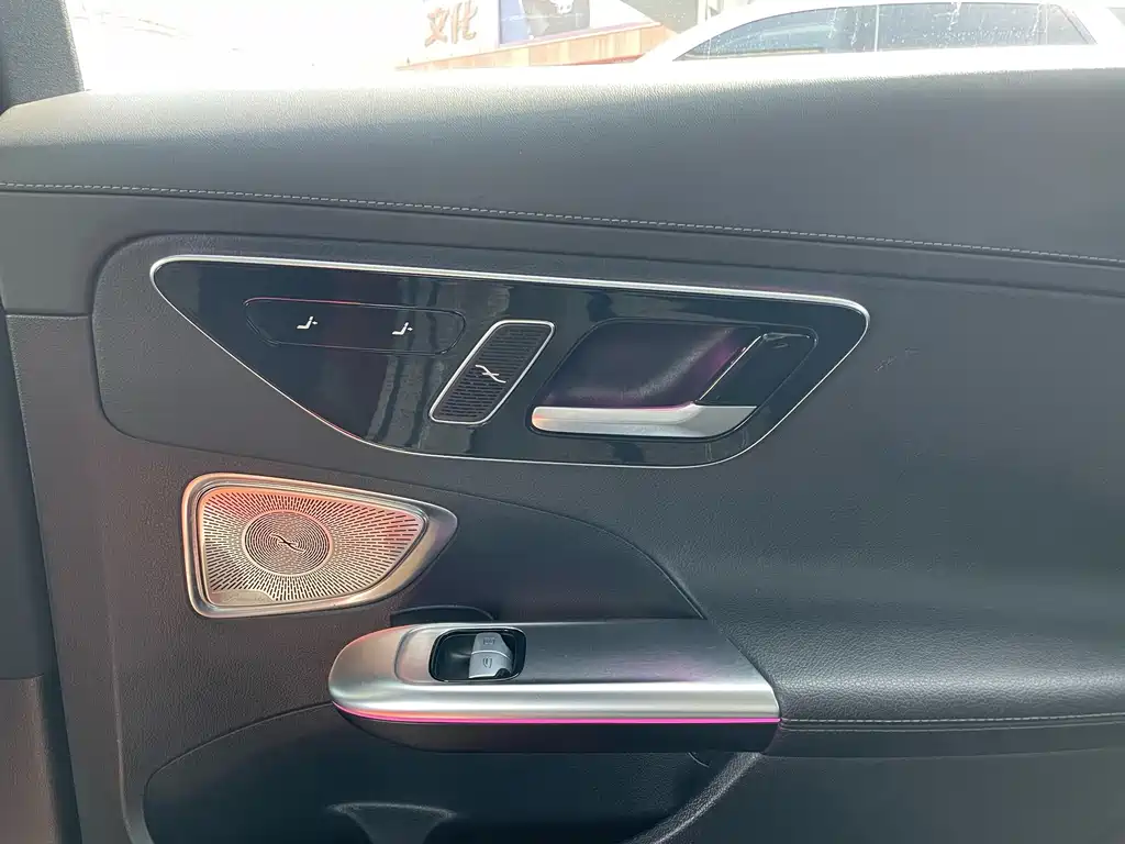 Mercedes-Benz C-Class — миниатюра 20