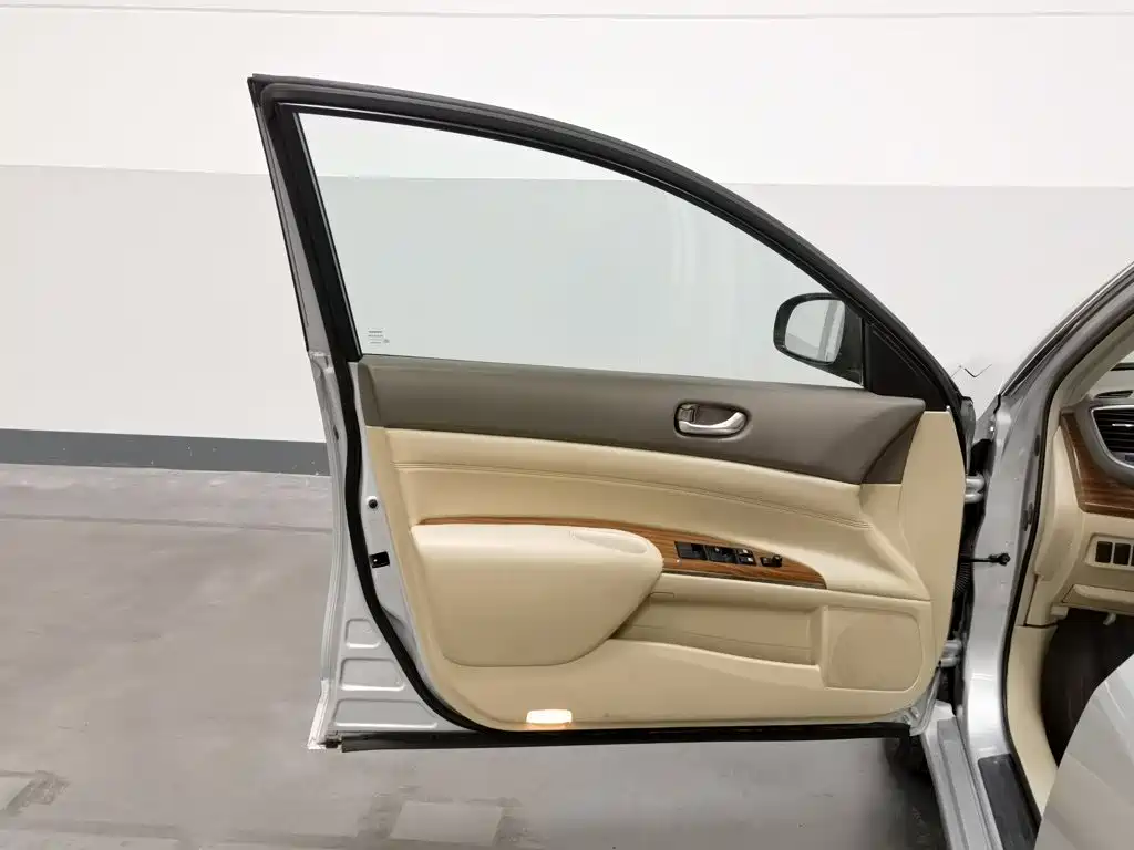 Nissan Teana — миниатюра 8