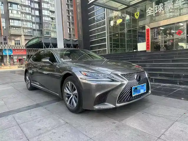 LEXUS LS 2020