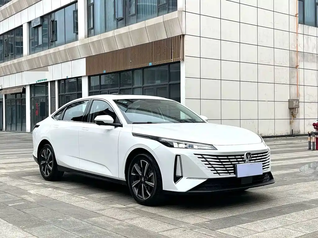 Changan Eado — миниатюра 3