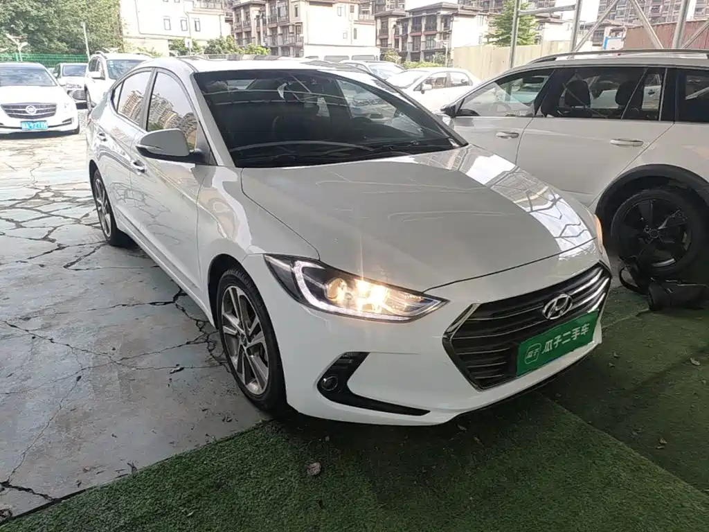 Hyundai Elantra — миниатюра 4