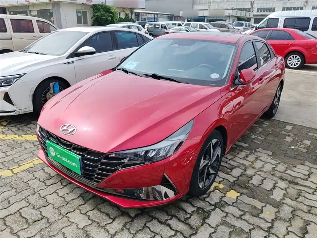 Hyundai Elantra 2022 1.5L CVT LUX Premium Edition