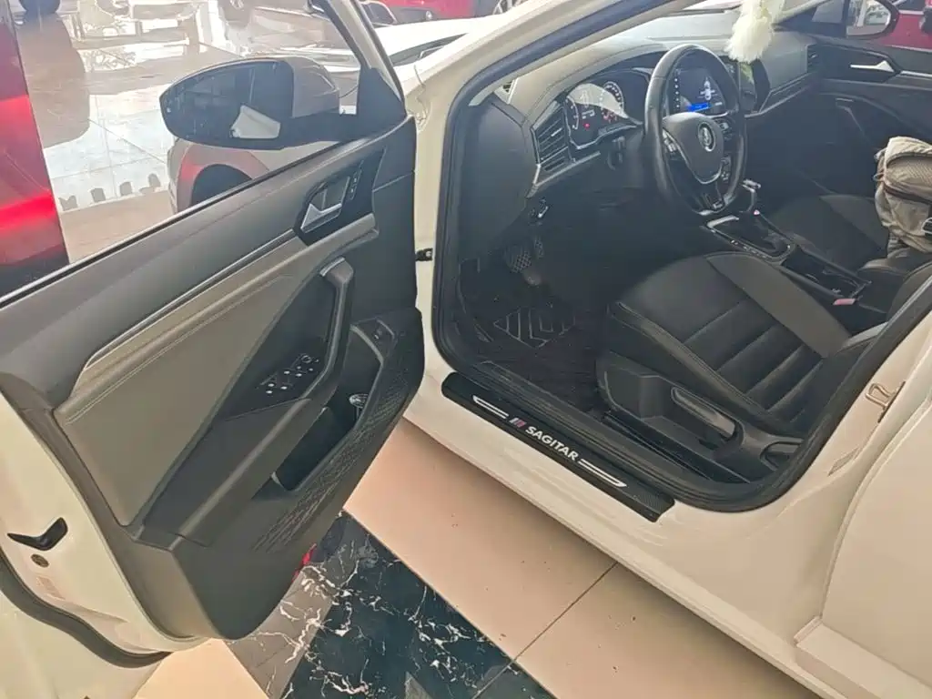 Volkswagen Sagitar — миниатюра 16