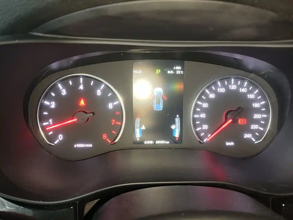 BYD MAX — миниатюра 12