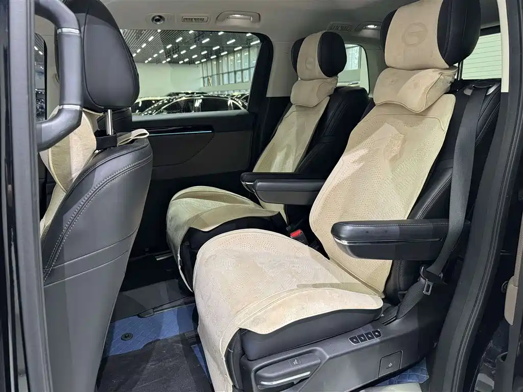GAC Motor Trumpchi E8 PHEV — миниатюра 18